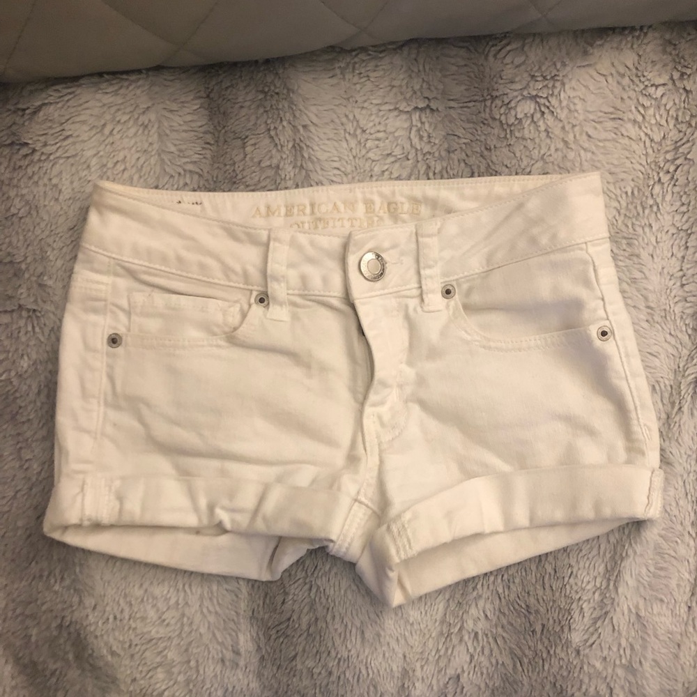 3/$25 White cuffed shorts 00 american Eagle